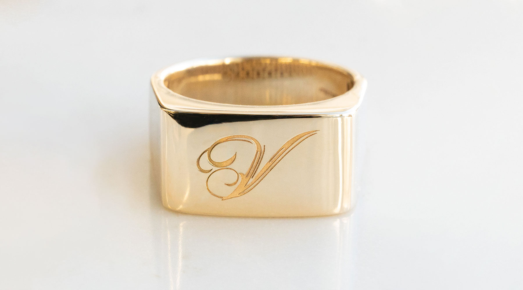 Custom Signet Rings: Designing Personalized Heirlooms with Gold, Platinum, and Gemstones
