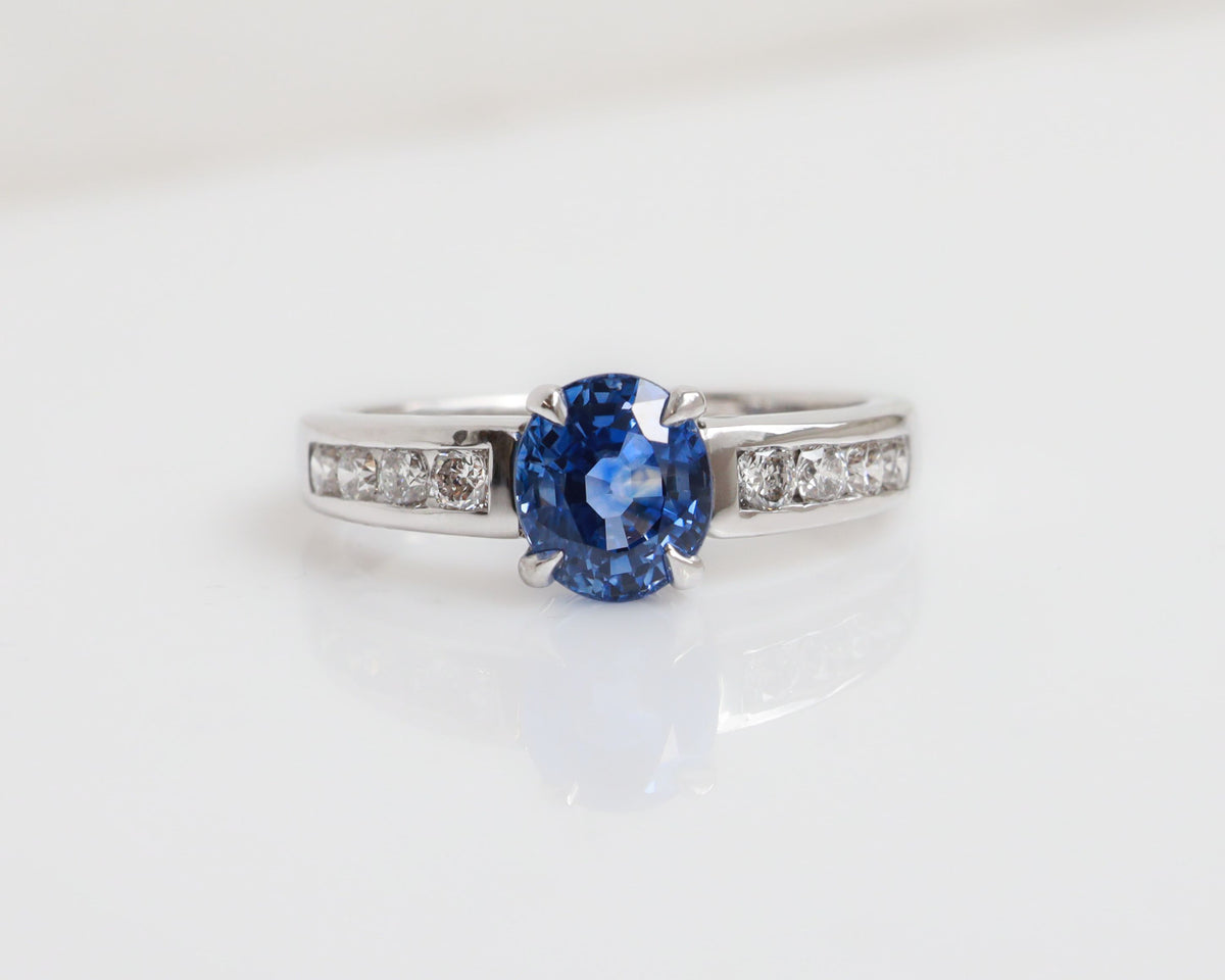 Liv Sapphire Ring