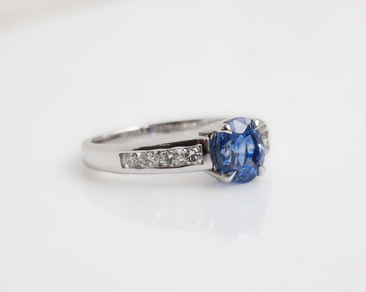 Liv Sapphire Ring