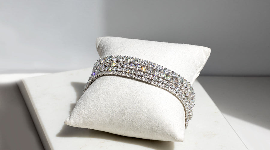 Top Tips for Infusing Vintage Jewellery into Your Modern Wardrobe