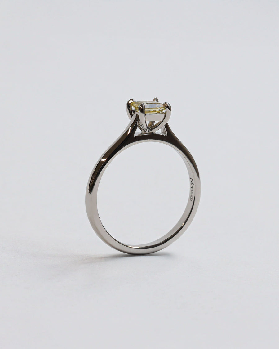 Yellow Sapphire solitare engagement ring handmade in Auckland, New Zealand. 