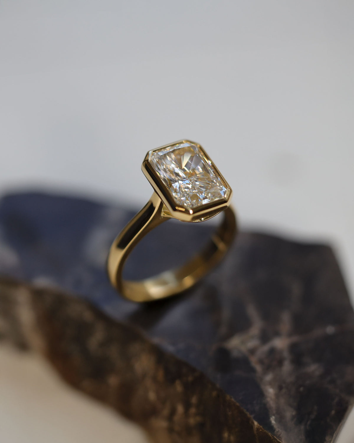 Trending Engagement Rings in 2025: What’s Capturing Hearts This Year