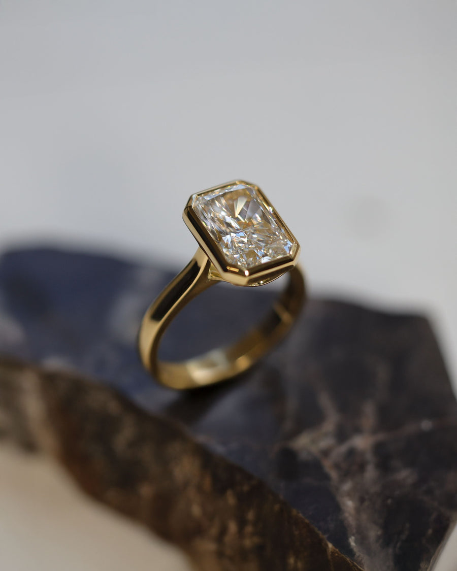 Trending Engagement Rings in 2025: What’s Capturing Hearts This Year