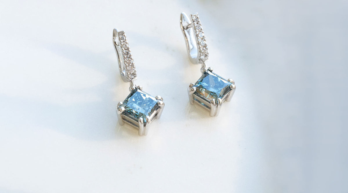 Chic Earrings for Women: Effortless Day to Night Glamour