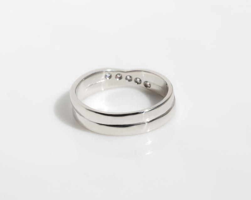 Debbie Crossover Ring