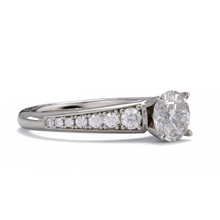 Manaia Round Brilliant Diamond Ring
