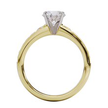 Manaia Round Brilliant Diamond Ring