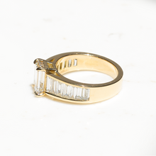 Emeraude Emerald Cut Diamond Ring