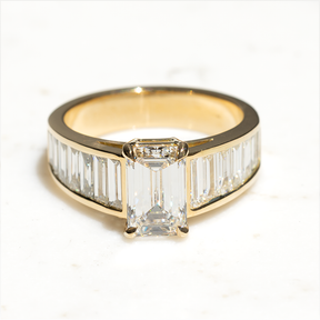 Emeraude Emerald Cut Diamond Ring