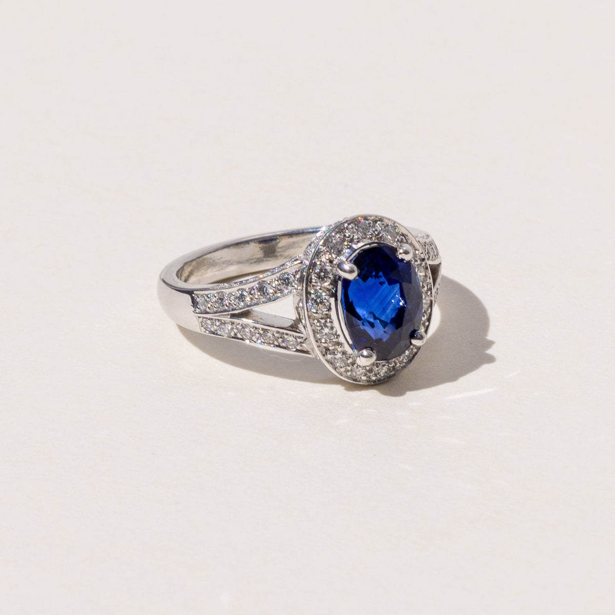 Luna Oval Blue Sapphire Halo Ring